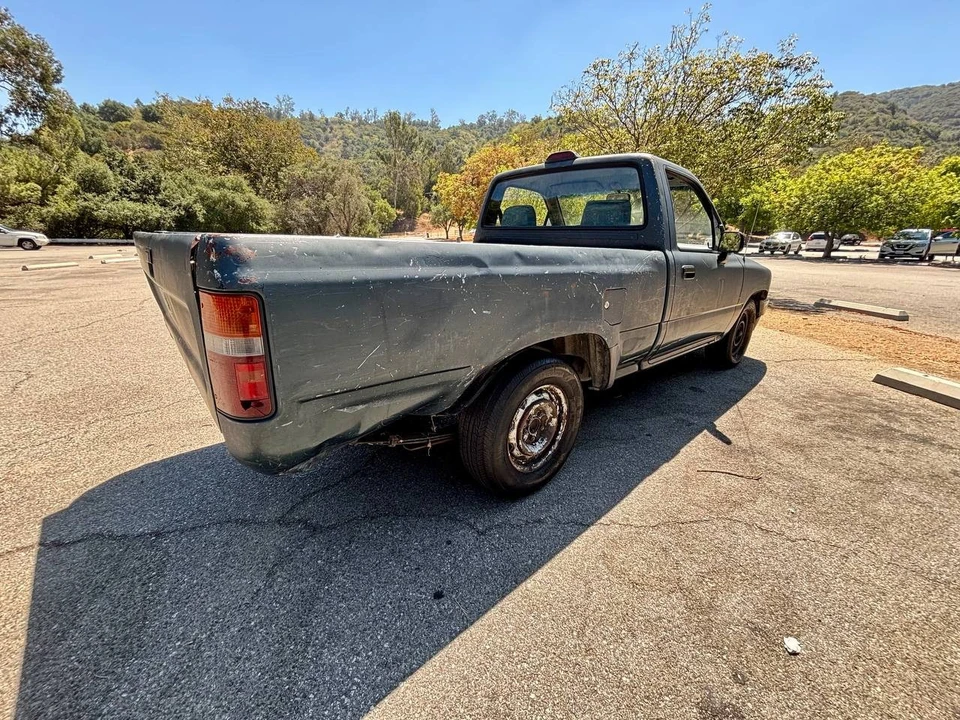 1994 Toyota Hilux 5th Gen - Image 18 of 20