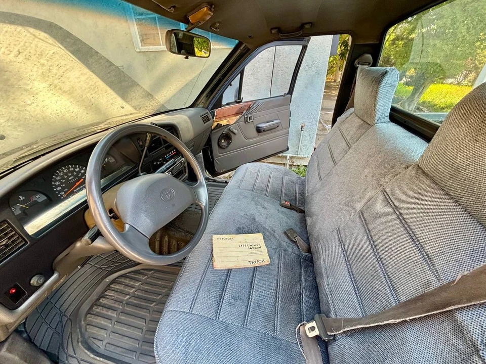 1994 Toyota Hilux 5th Gen - Image 3 of 20