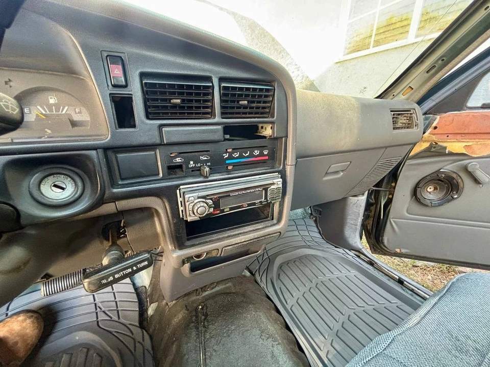 1994 Toyota Hilux 5th Gen - Image 20 of 20
