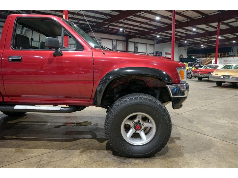 1994 Toyota Hilux 5th Gen - Image 11 of 31
