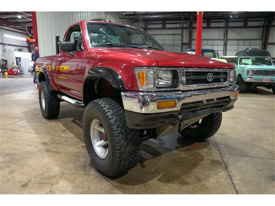 1994 Toyota Hilux 5th Gen - Image 12 of 31