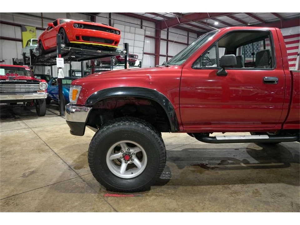 1994 Toyota Hilux 5th Gen - Image 3 of 31