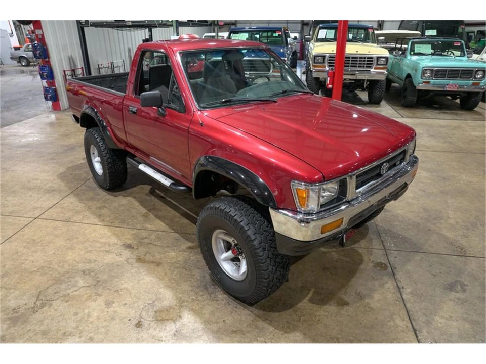 1994 Toyota Hilux 5th Gen - Image 14 of 31
