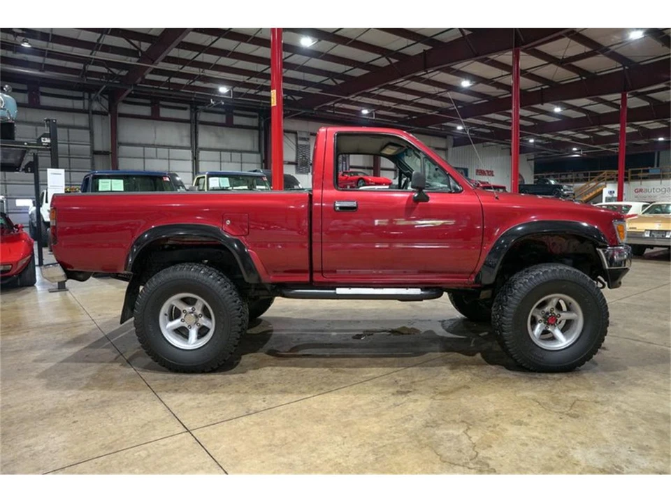 1994 Toyota Hilux 5th Gen - Image 10 of 31