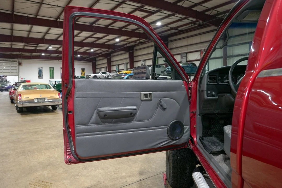 1994 Toyota - Image 28 of 31