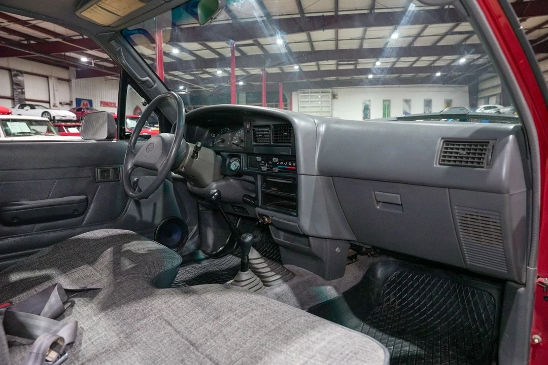 1994 Toyota - Image 25 of 31