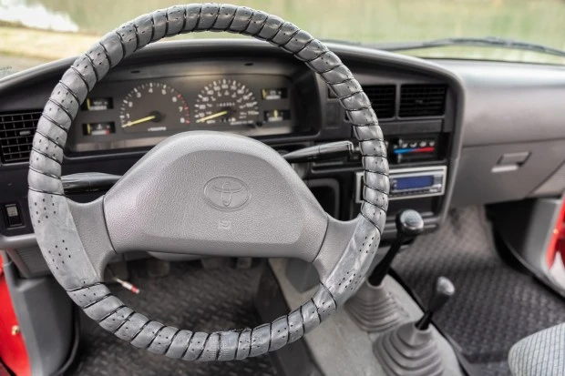 1994 Toyota Hilux 5th Gen - Image 5 of 8