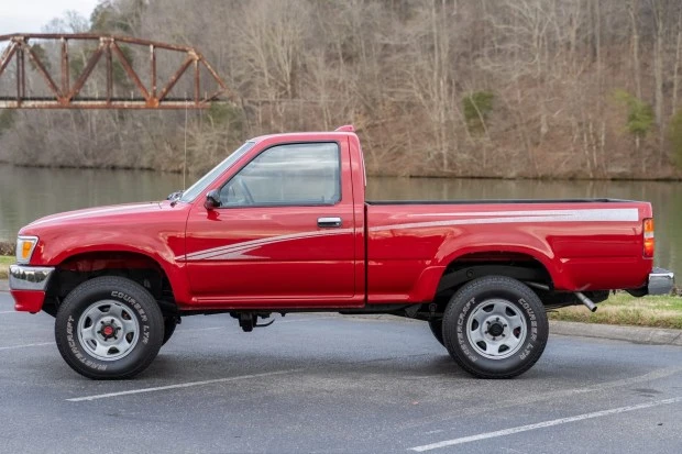 1994 Toyota Hilux 5th Gen - Image 3 of 8