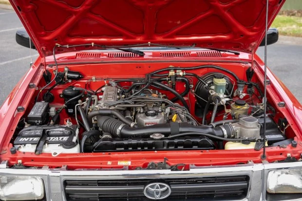 1994 Toyota Hilux 5th Gen - Image 6 of 8