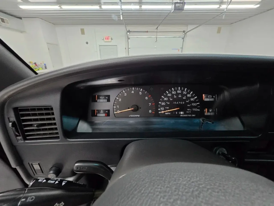 1994 Toyota Hilux 5th Gen - Image 15 of 30