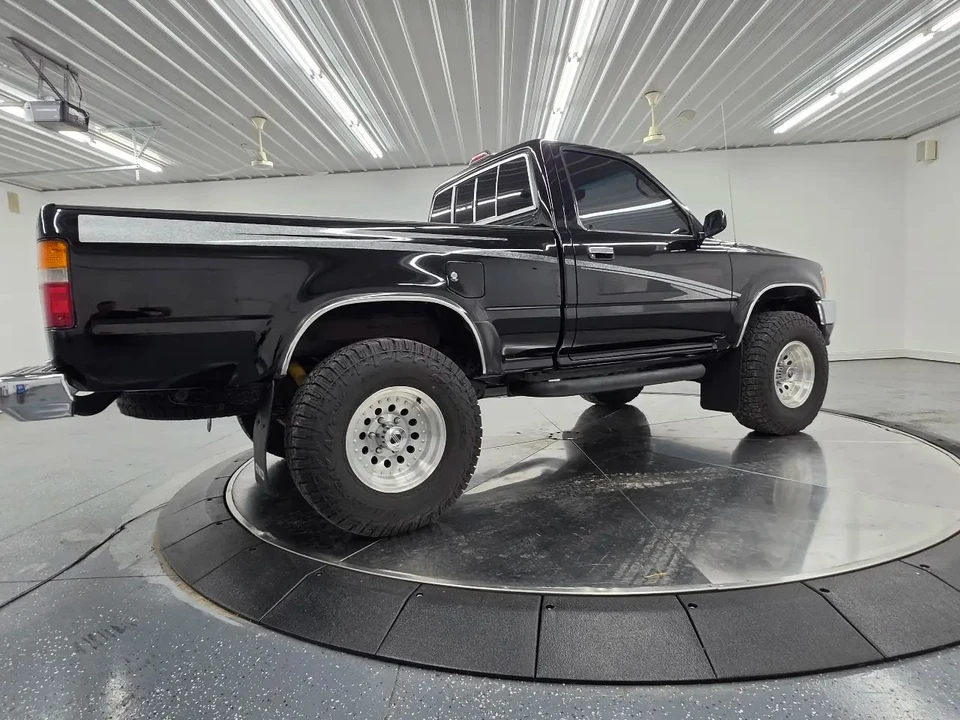 1994 Toyota Hilux 5th Gen - Image 6 of 30