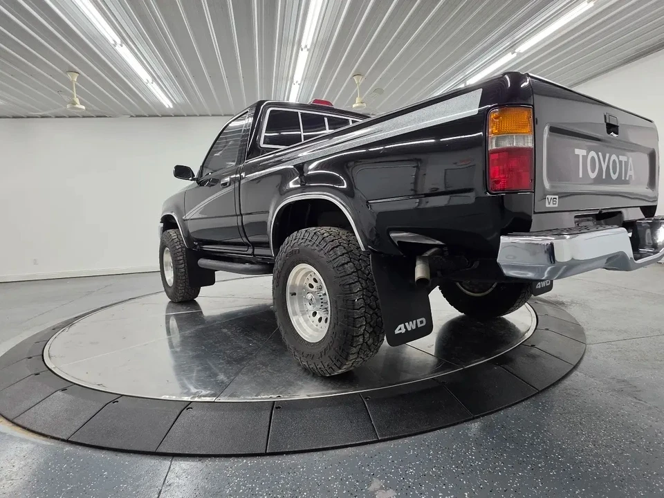 1994 Toyota Hilux 5th Gen - Image 9 of 30
