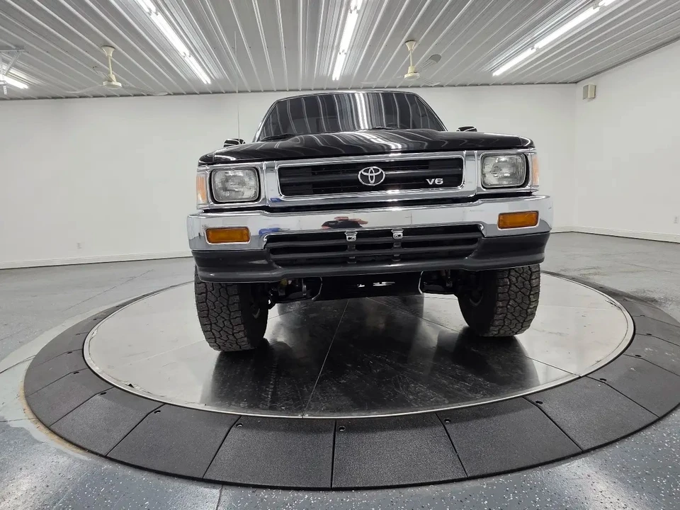 1994 Toyota Hilux 5th Gen - Image 8 of 30