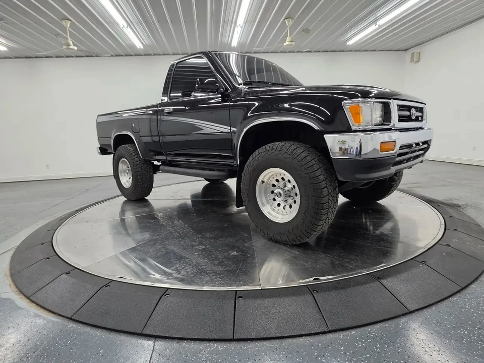 1994 Toyota Hilux 5th Gen - Image 4 of 30
