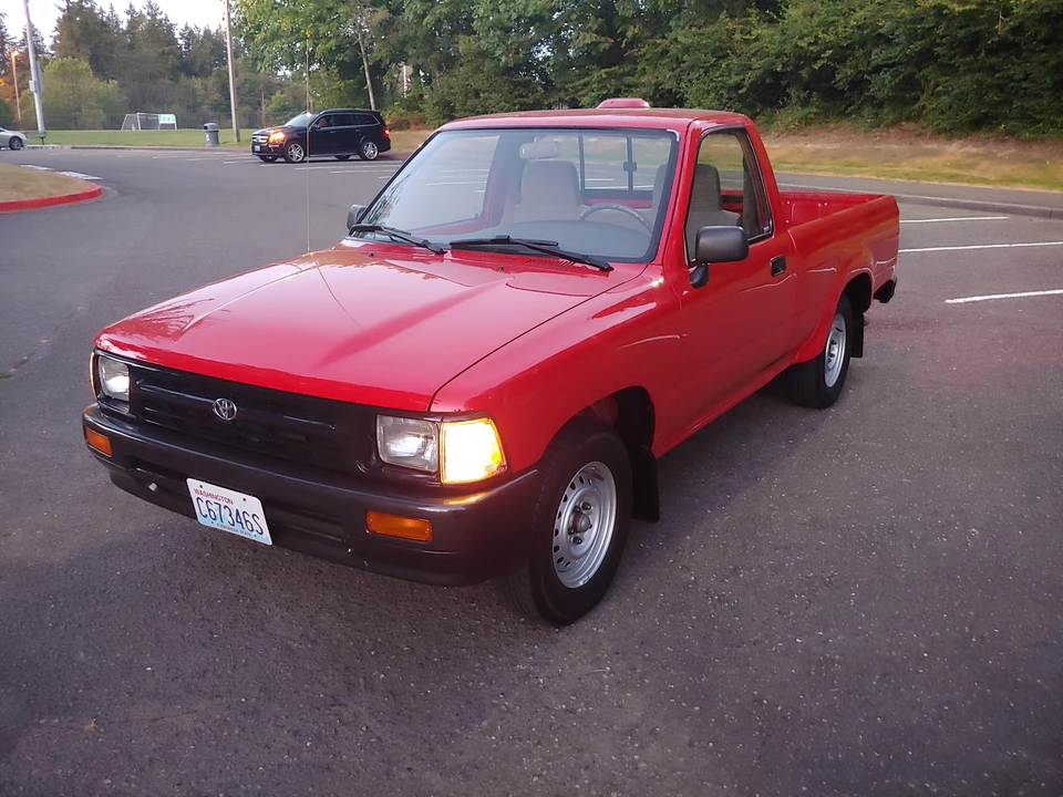 1994 Toyota Hilux 5th Gen - Image 15 of 31