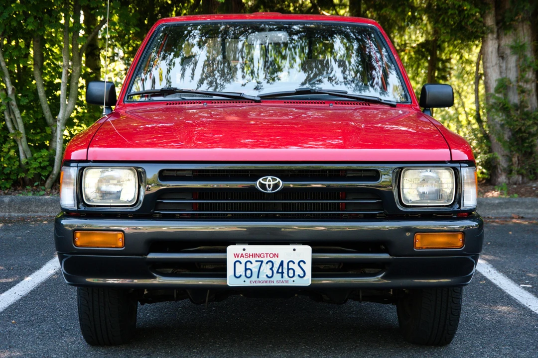 1994 Toyota Hilux 5th Gen - Image 2 of 31