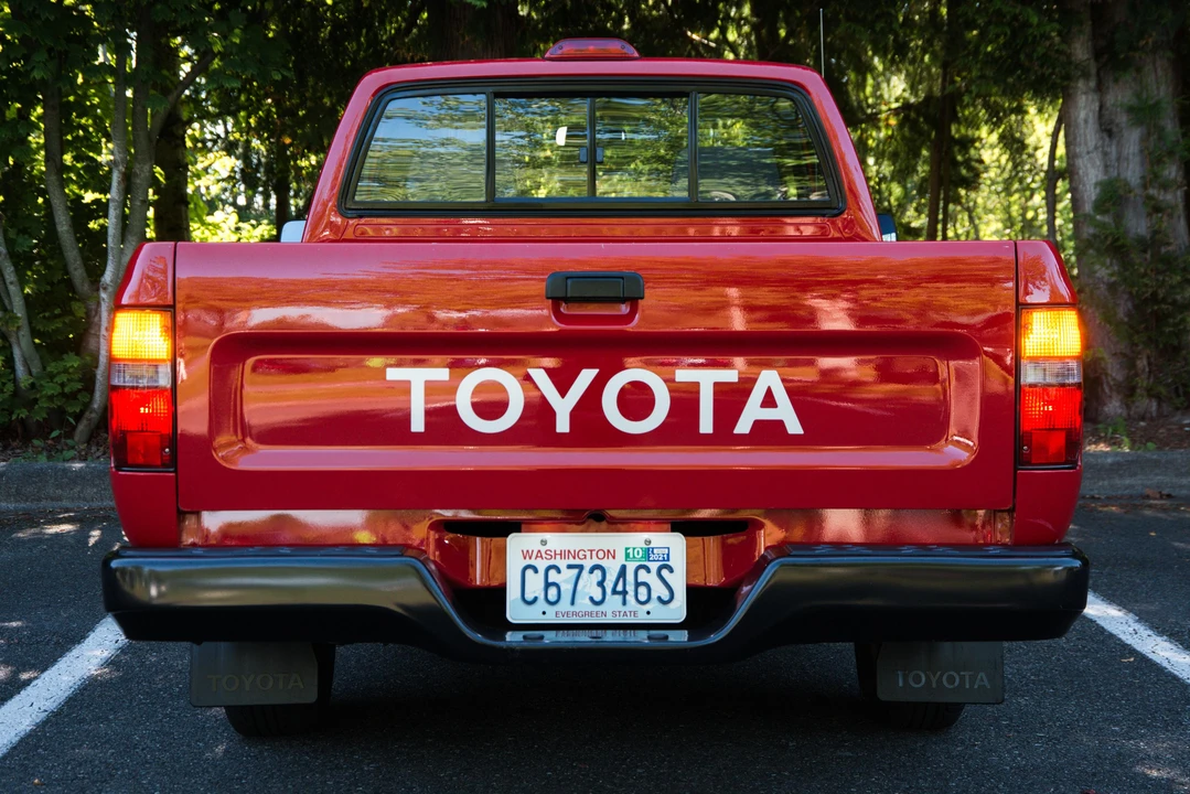 1994 Toyota Hilux 5th Gen - Image 8 of 31