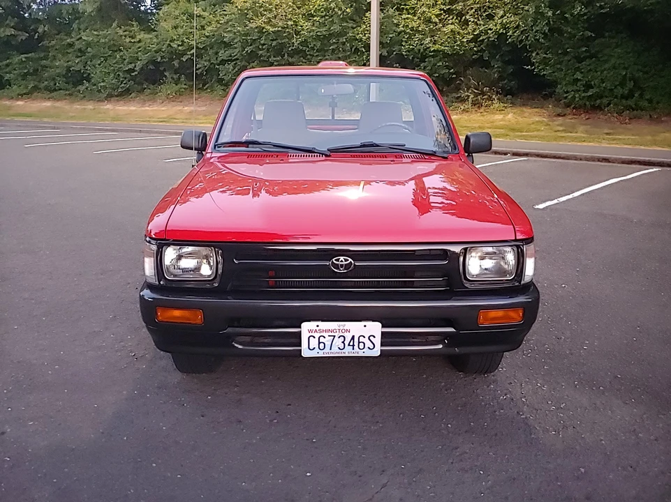 1994 Toyota Hilux 5th Gen - Image 13 of 31