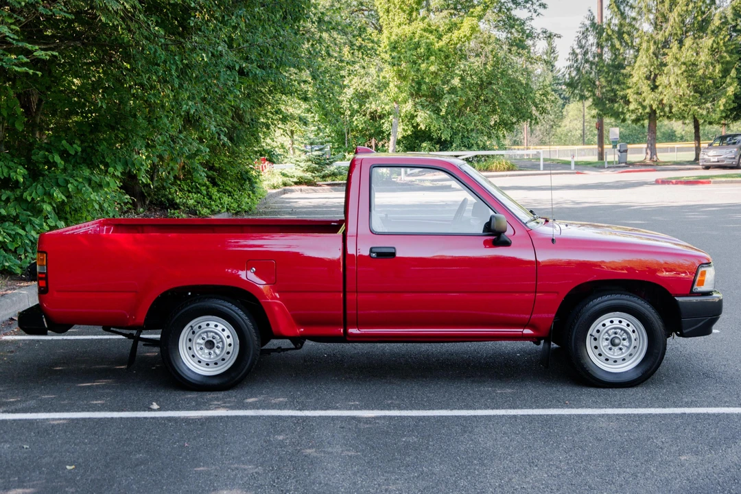 1994 Toyota Hilux 5th Gen - Image 3 of 31