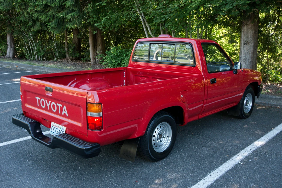 1994 Toyota Hilux 5th Gen - Image 10 of 31