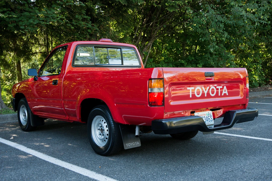 1994 Toyota Hilux 5th Gen - Image 7 of 31
