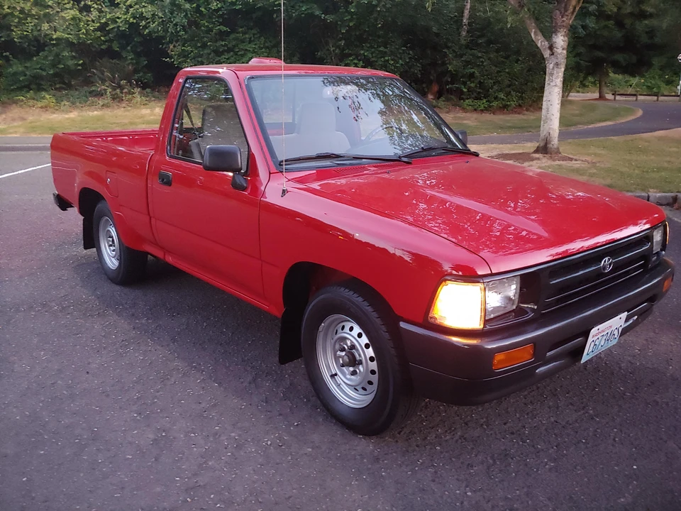 1994 Toyota Hilux 5th Gen - Image 27 of 31