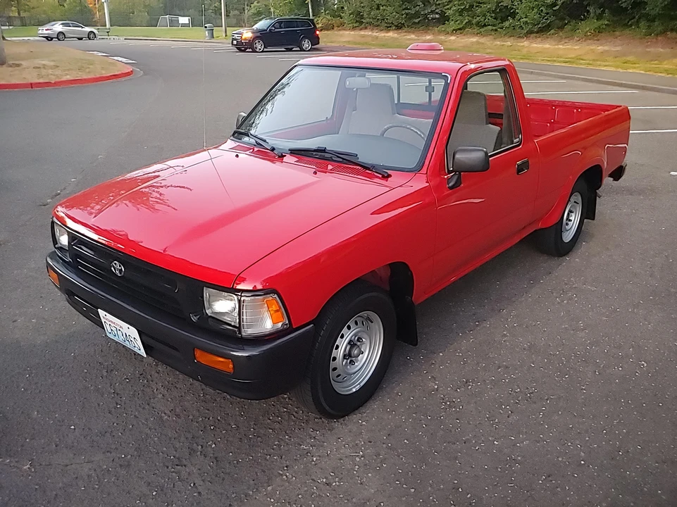 1994 Toyota Hilux 5th Gen - Image 16 of 31