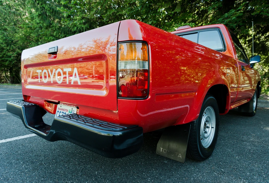 1994 Toyota Hilux 5th Gen - Image 9 of 31