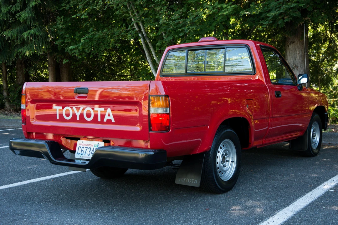 1994 Toyota Hilux 5th Gen - Image 4 of 31