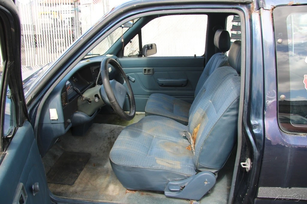 1994 Toyota Hilux 5th Gen - Image 13 of 21