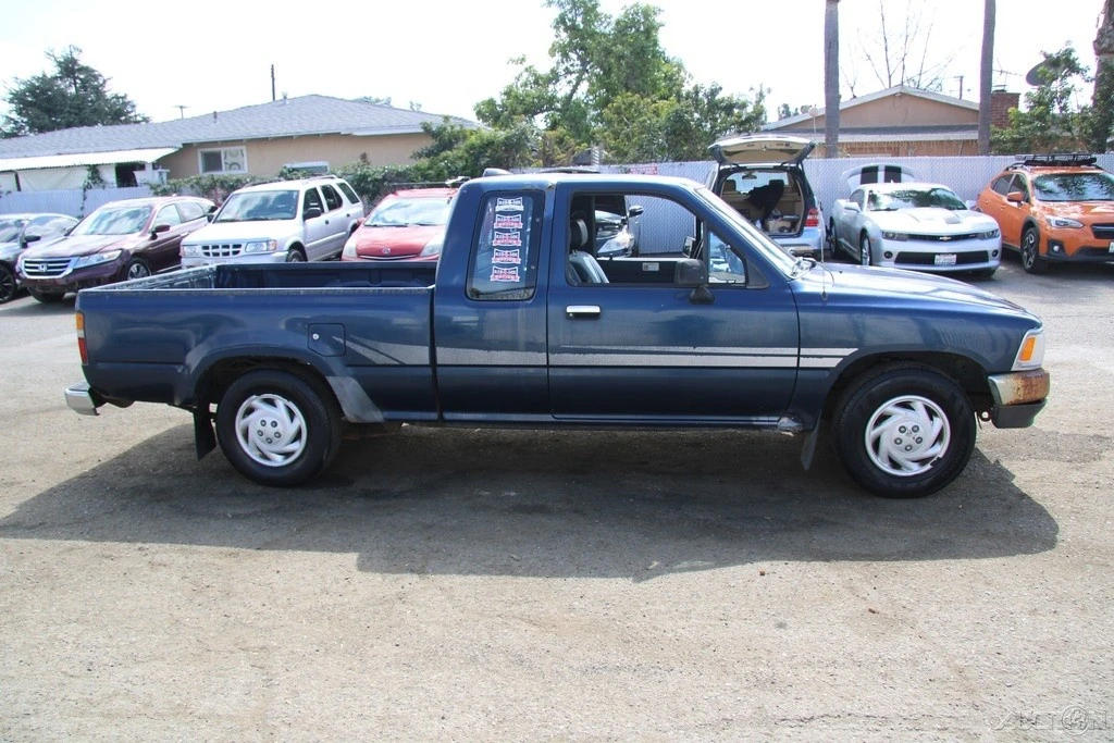 1994 Toyota Hilux 5th Gen - Image 9 of 21