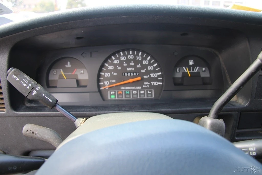 1994 Toyota Hilux 5th Gen - Image 15 of 21