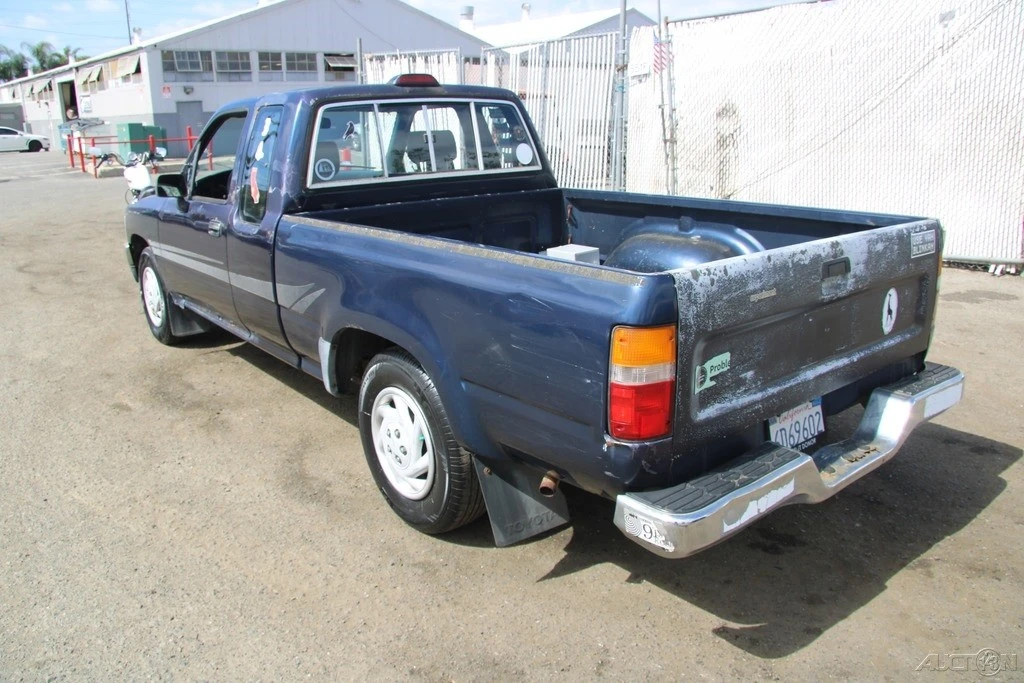 1994 Toyota Hilux 5th Gen - Image 5 of 21