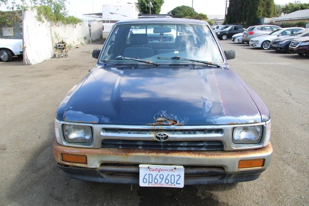 1994 Toyota Hilux 5th Gen - Image 11 of 21
