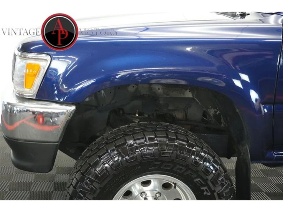 1994 Toyota Hilux 5th Gen - Image 12 of 31