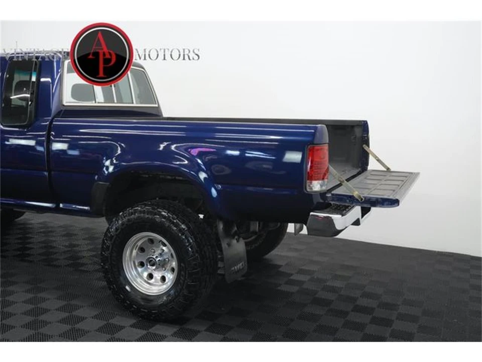 1994 Toyota Hilux 5th Gen - Image 16 of 31
