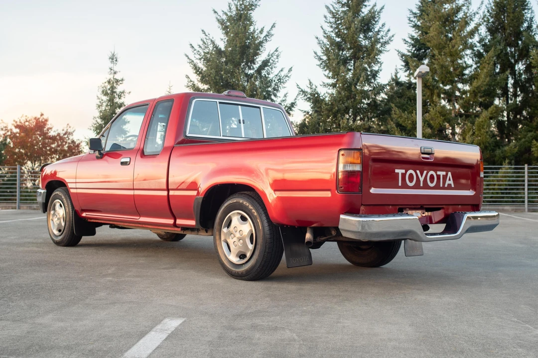 1994 Toyota Hilux 5th Gen - Image 4 of 31