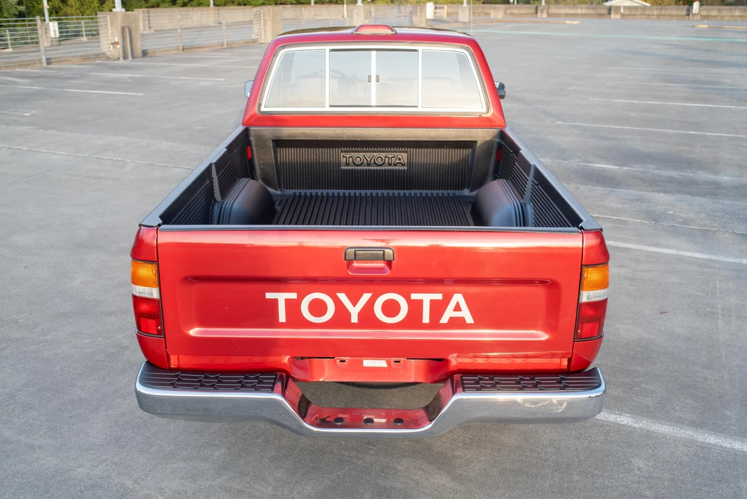 1994 Toyota Hilux 5th Gen - Image 14 of 31