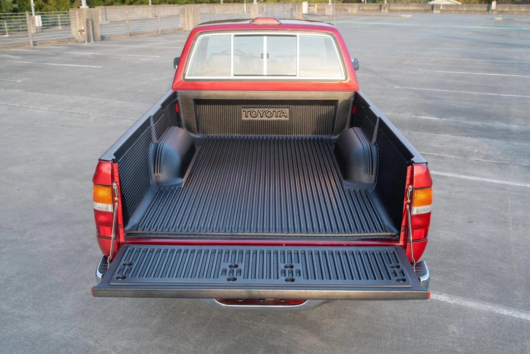 1994 Toyota Hilux 5th Gen - Image 15 of 31