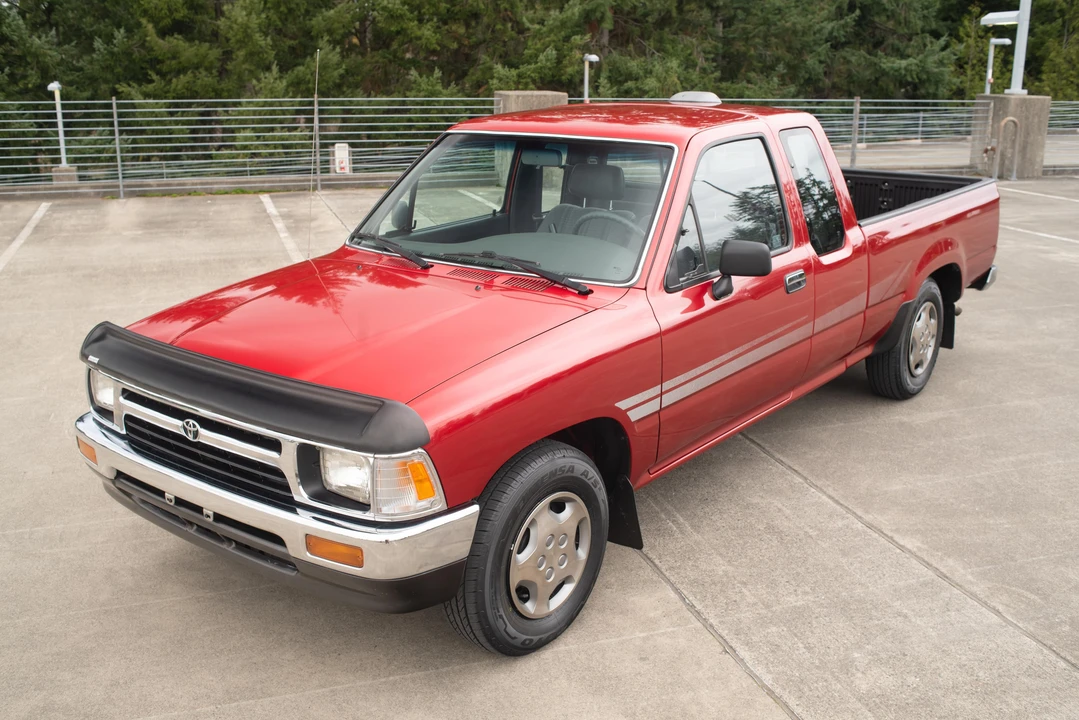 1994 Toyota Hilux 5th Gen - Image 8 of 31