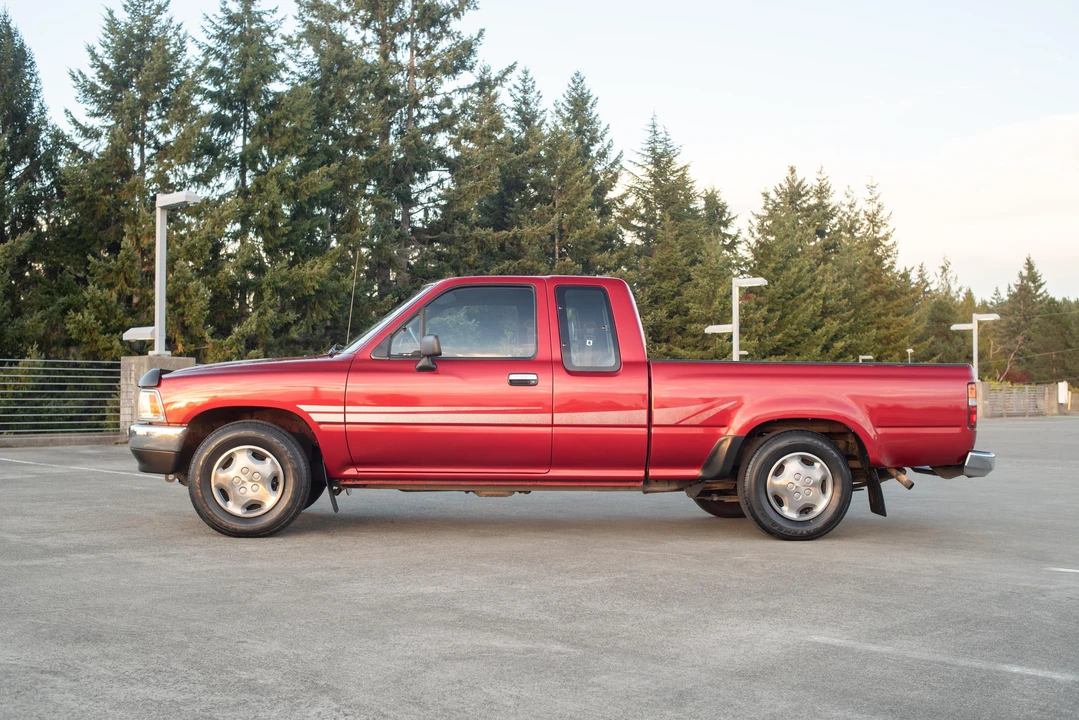1994 Toyota Hilux 5th Gen - Image 9 of 31