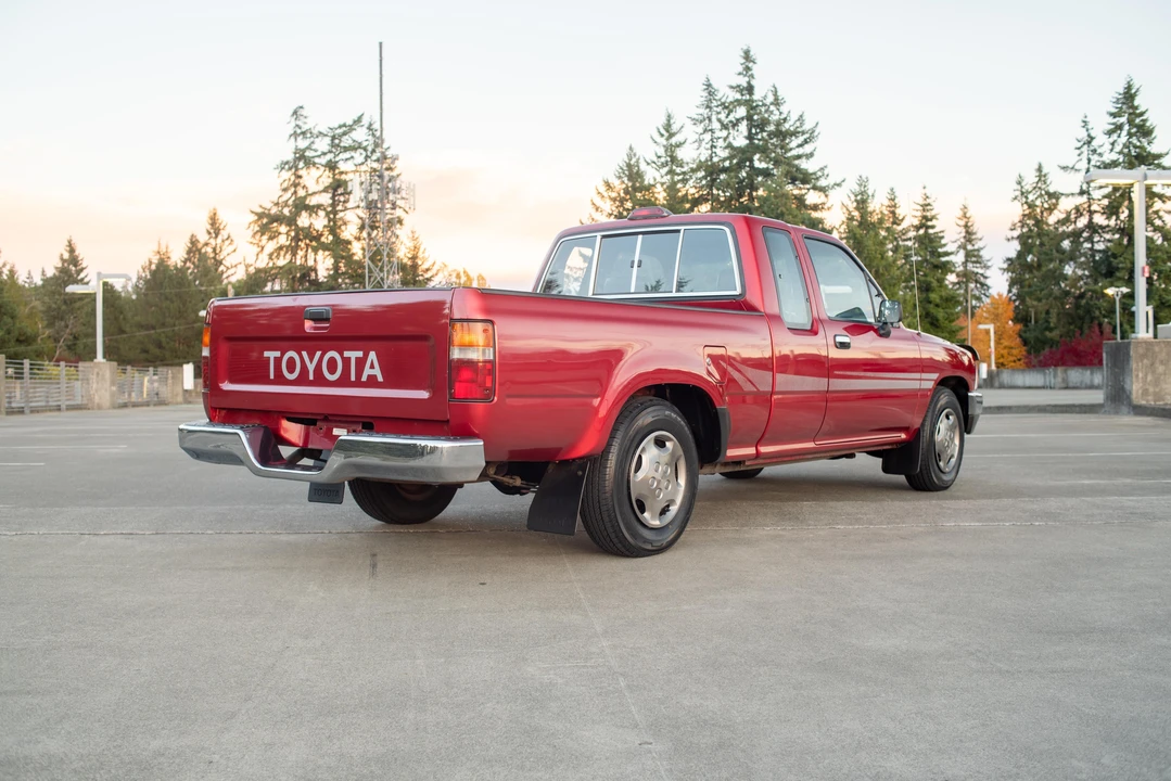 1994 Toyota Hilux 5th Gen - Image 17 of 31