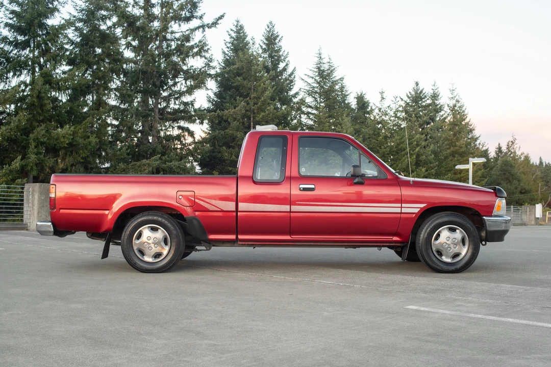 1994 Toyota Hilux 5th Gen - Image 3 of 31