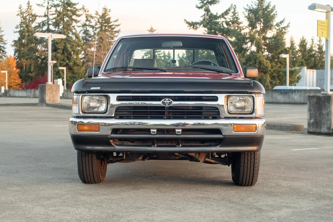 1994 Toyota Hilux 5th Gen - Image 2 of 31