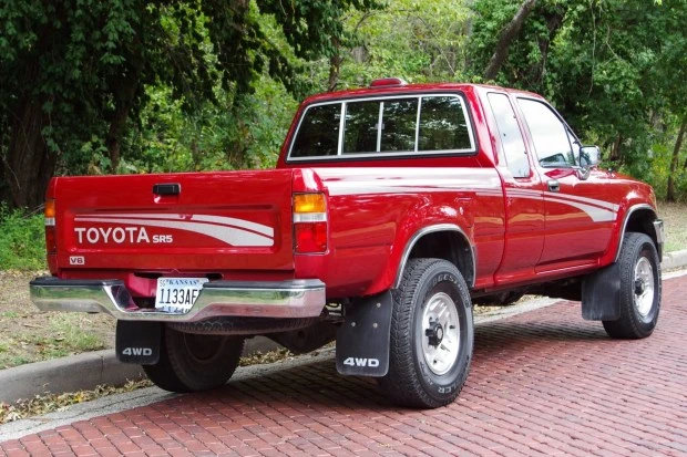 1994 Toyota Hilux 5th Gen - Image 2 of 8