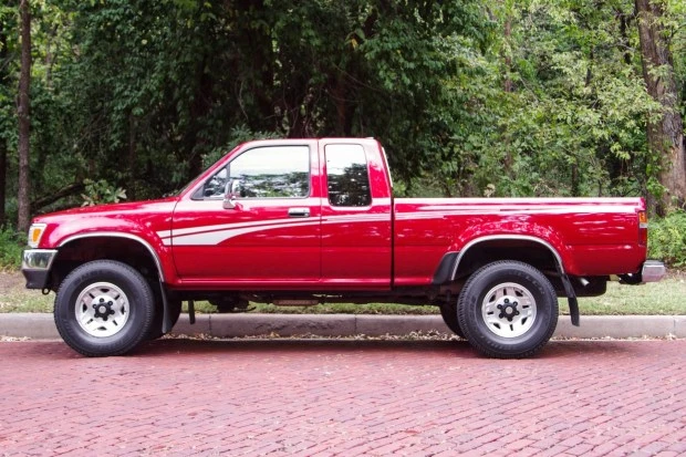 1994 Toyota Hilux 5th Gen - Image 3 of 8