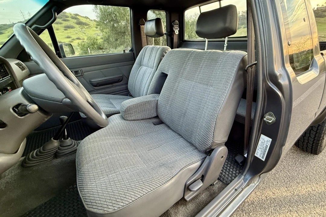 1994 Toyota Hilux 5th Gen - Image 4 of 8