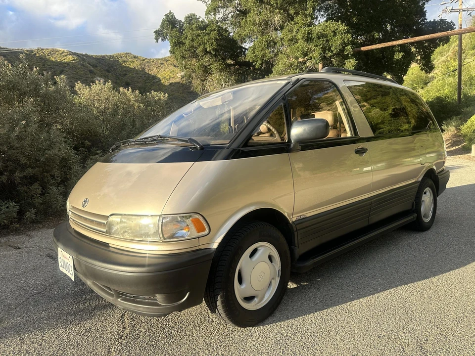 1994 Toyota Previa/Estima 1st Gen - Image 4 of 31