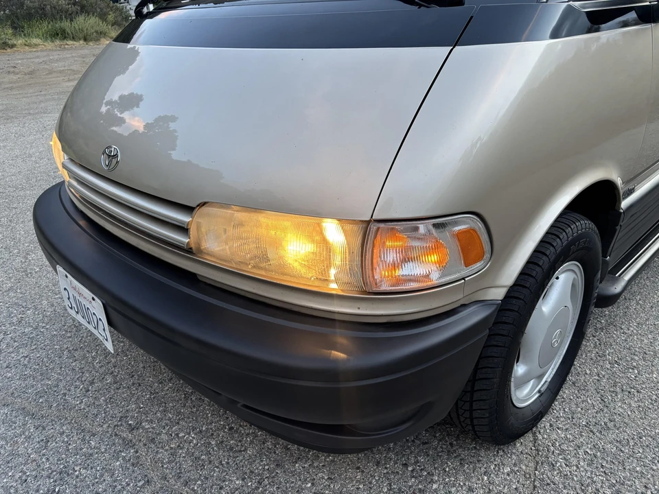 1994 Toyota Previa/Estima 1st Gen - Image 25 of 31