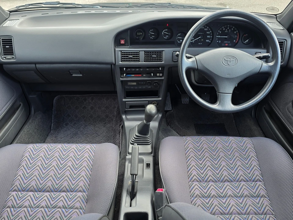 1994 Toyota Caldina - Image 2 of 31